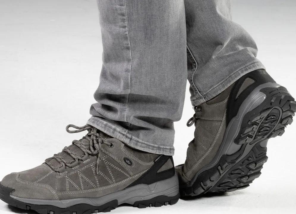 Atmungsaktive Herren-Schnürschuhe, mit herausnehmbarem Fußbett