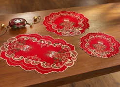 Aufwendig gestaltete Tisch- und Raumdekoration