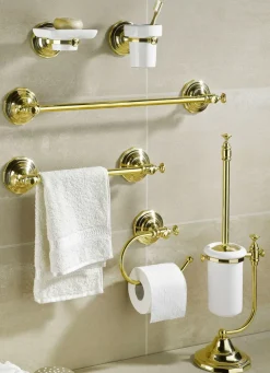 Badezimmer-Accessoires aus Messing und Keramik