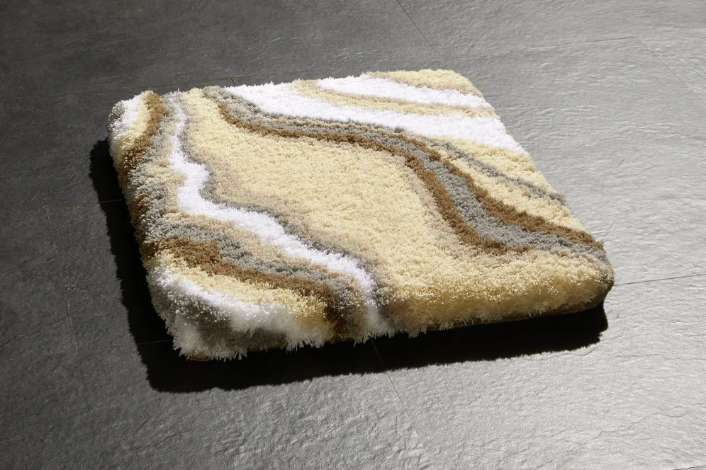 Badgarnitur in harmonischen Farbtönen