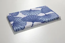 Badgarnitur mit Ginkgoblätter-Motiv