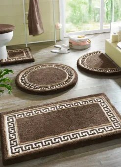 Badgarnitur mit Mäander-Bordüre