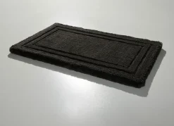 Badgarnitur mit rutschhemmender Rückseite