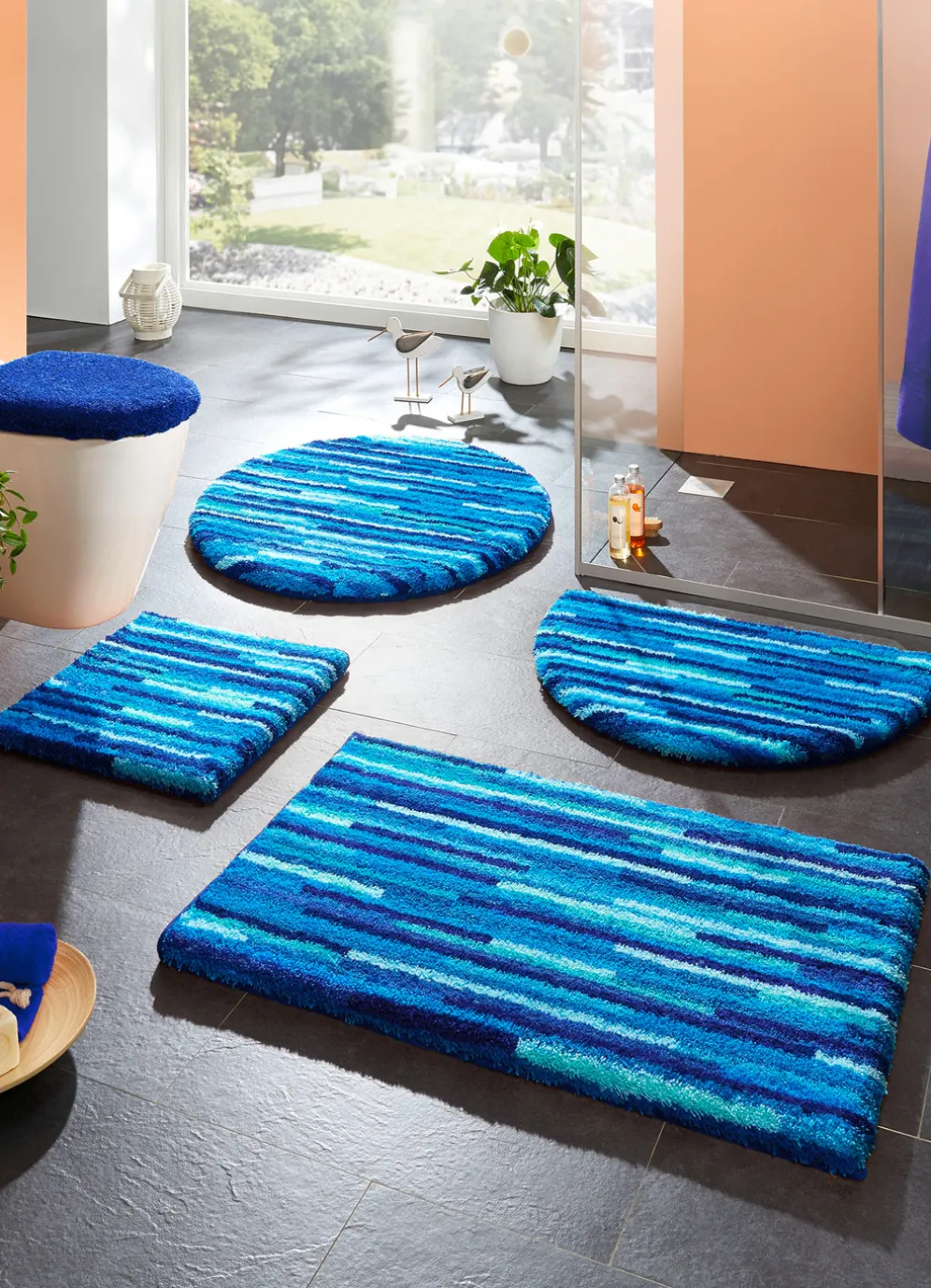 Badgarnitur mit rutschhemmender Rückseite