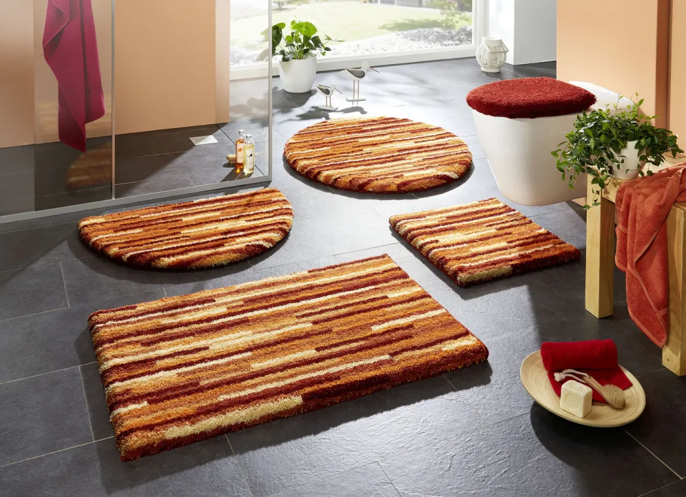 Badgarnitur mit rutschhemmender Rückseite