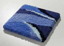 Badgarnitur mit rutschhemmend beschichteter Rückseite