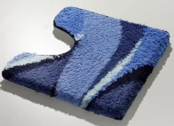 Badgarnitur mit rutschhemmend beschichteter Rückseite