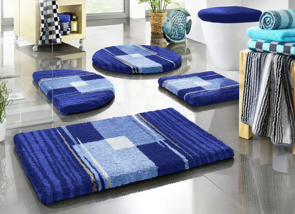 Badgarnitur mit rutschhemmender Rückseite