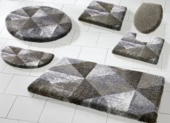 Badgarnitur von Grund mit geometrischem Dessin