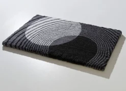 Badgarnitur von LineaDue mit rutschhemmender Rückseite