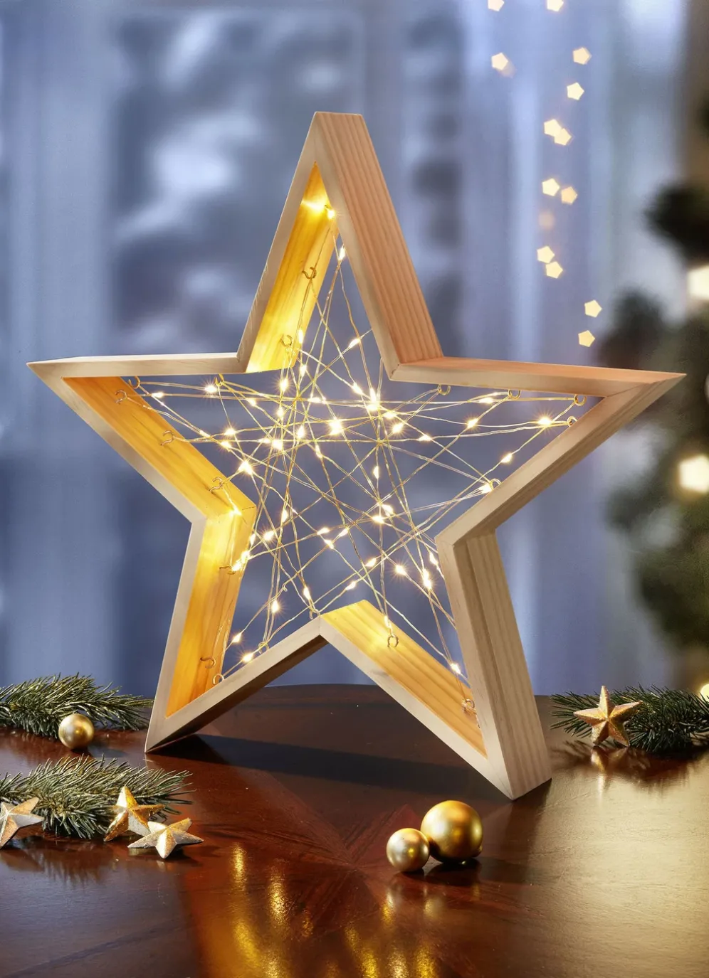 Beleuchteter Stern aus Holz
