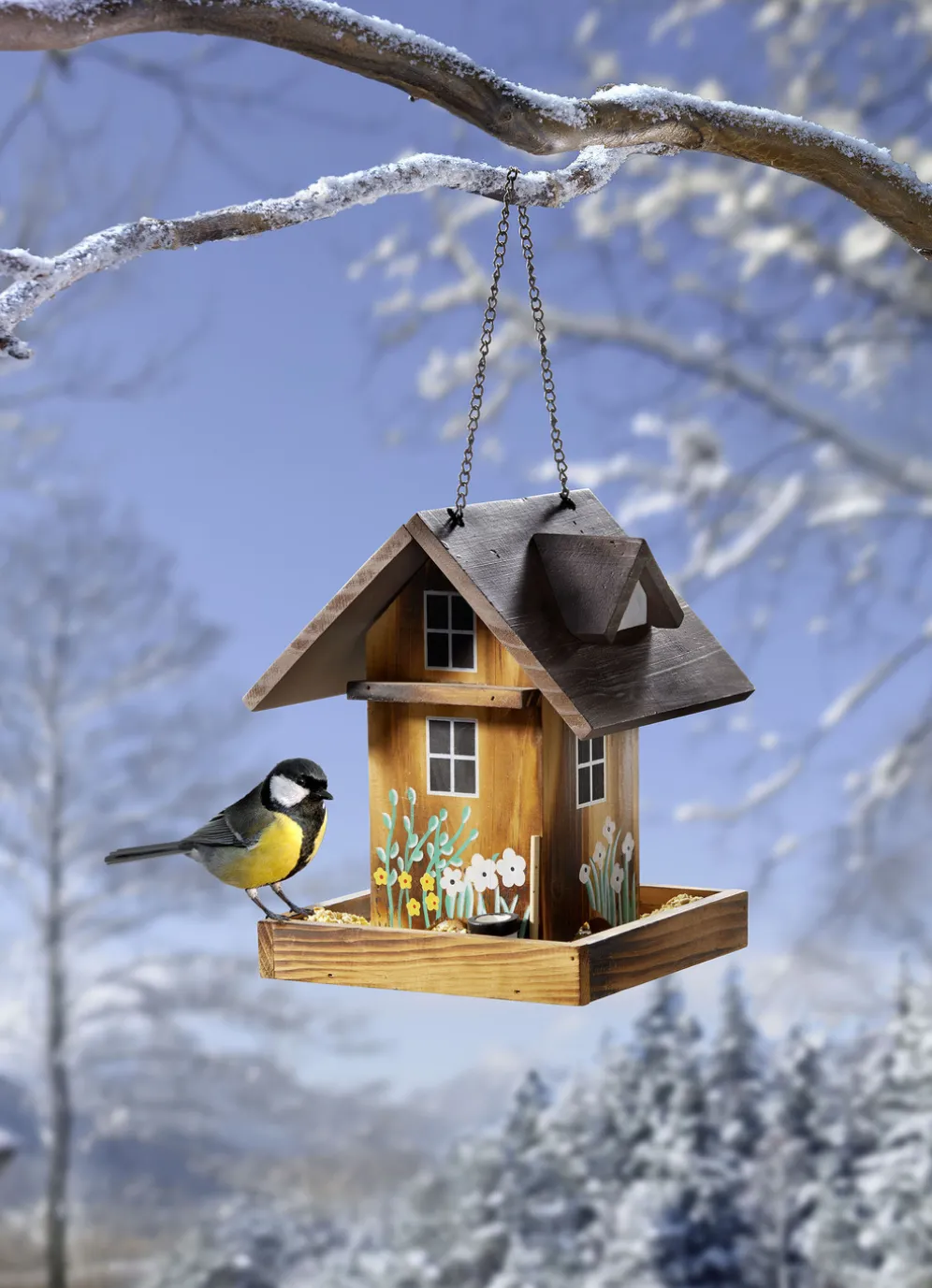 Bemaltes Futterhaus inklusive Metallkette