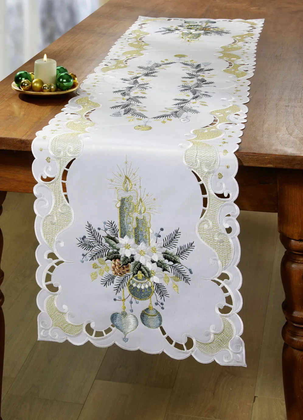 Bestickte Tisch- und Raumdekoration