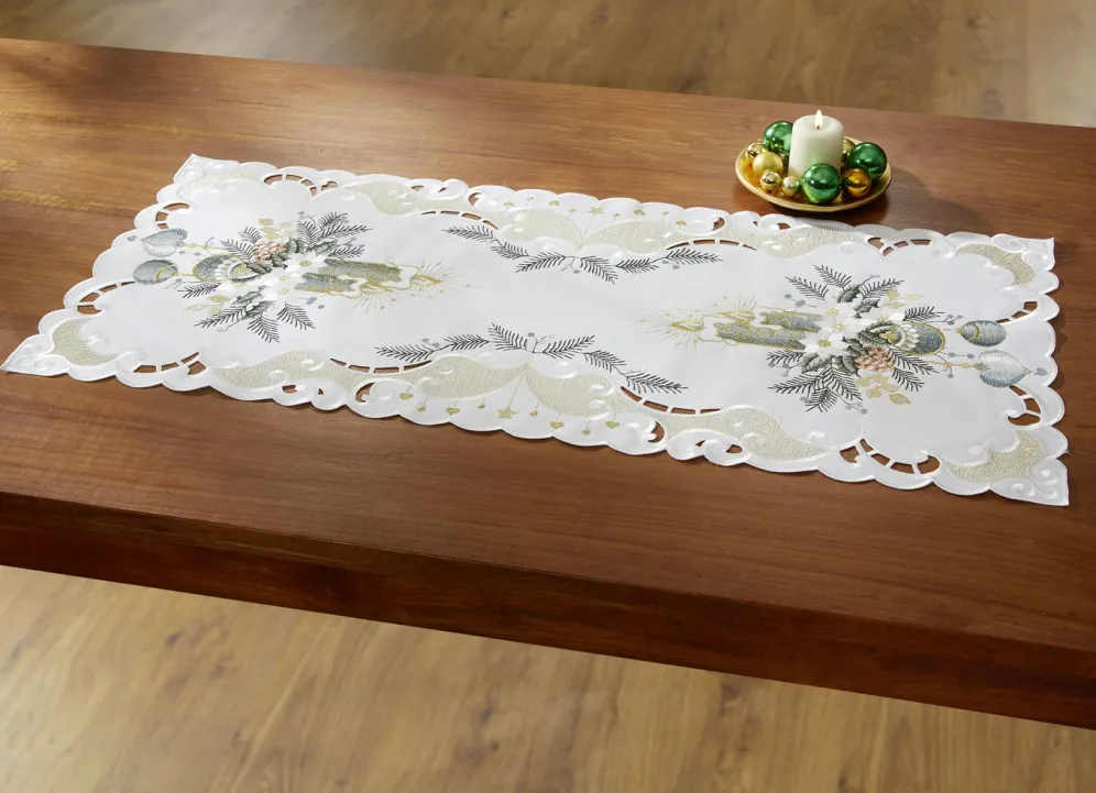 Bestickte Tisch- und Raumdekoration