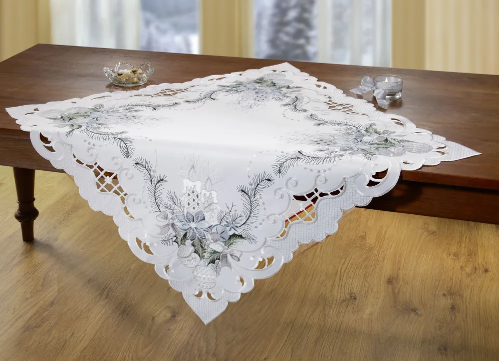 Bestickte Tisch- und Raumdekoration