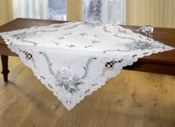 Bestickte Tisch- und Raumdekoration