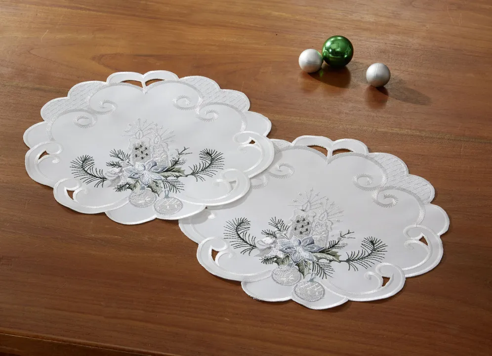 Bestickte Tisch- und Raumdekoration