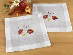 Bestickte Tisch- und Raumdekoration