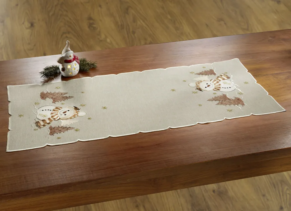 Bestickte Tisch- und Raumdekoration