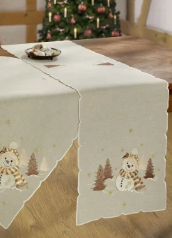 Bestickte Tisch- und Raumdekoration