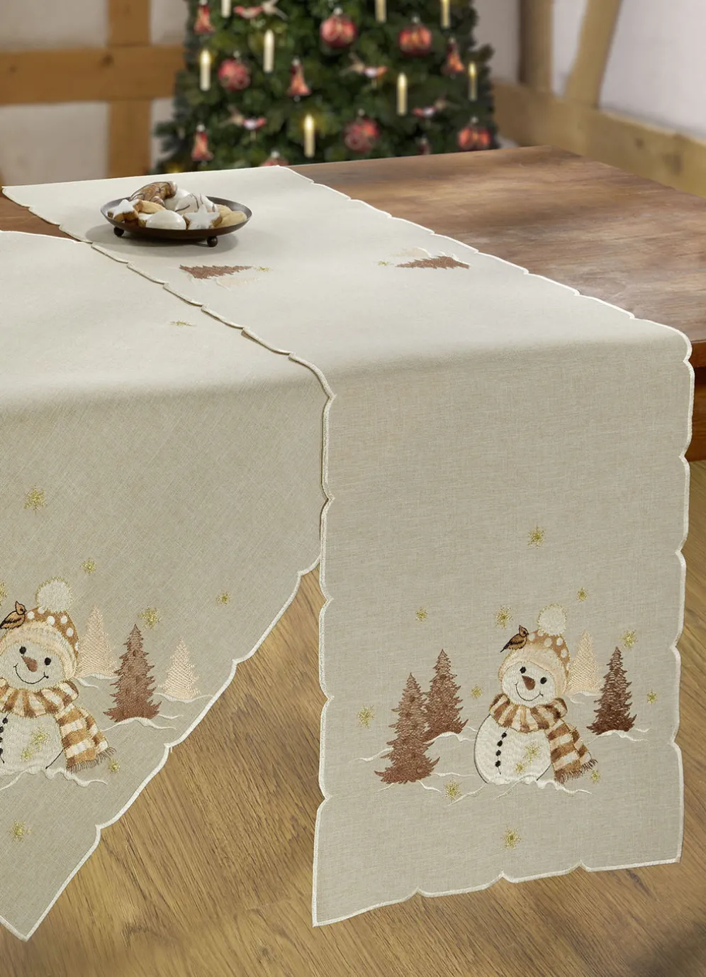 Bestickte Tisch- und Raumdekoration