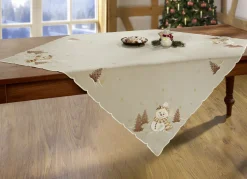 Bestickte Tisch- und Raumdekoration