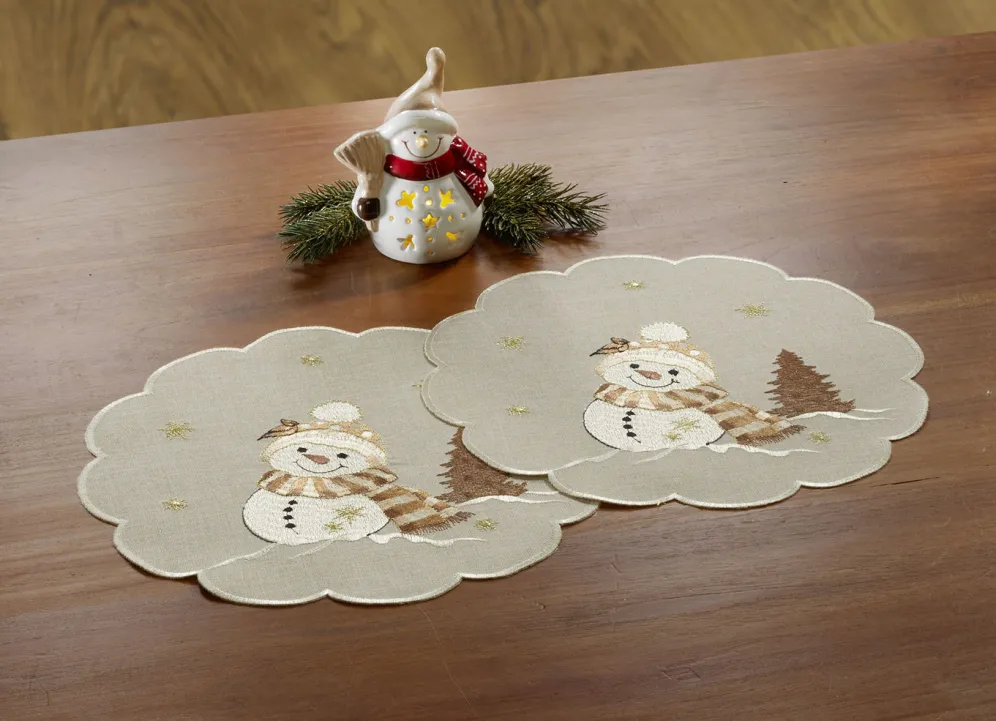 Bestickte Tisch- und Raumdekoration