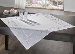 Bestickte Tisch- und Raumdekoration mit Blümchen-Bordüre