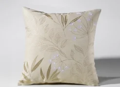 Bestickte Tisch- und Raumdekoration mit Gräser- und Blätter-Dessin