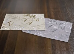 Bestickte Tisch- und Raumdekoration mit Gräser- und Blätter-Dessin