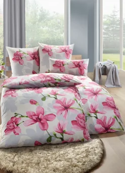 Bettwäsche-Garnitur mit opulentem Magnolien-Dessin