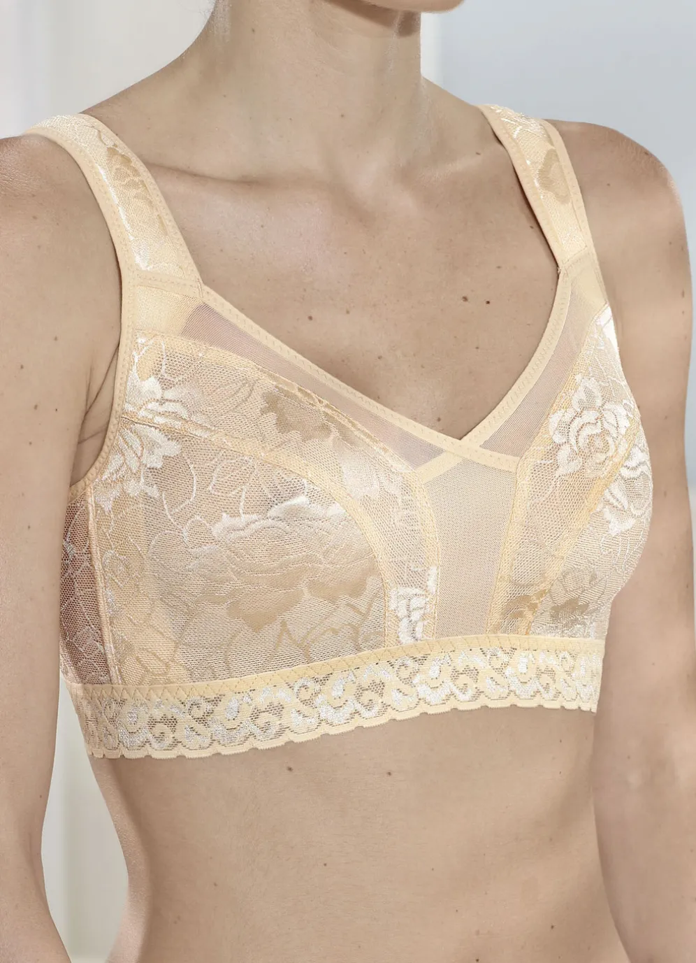 BH mit Haftband für perfekten Sitz