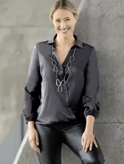 Bluse mit innenliegendem Druckknopf in 2 Farben