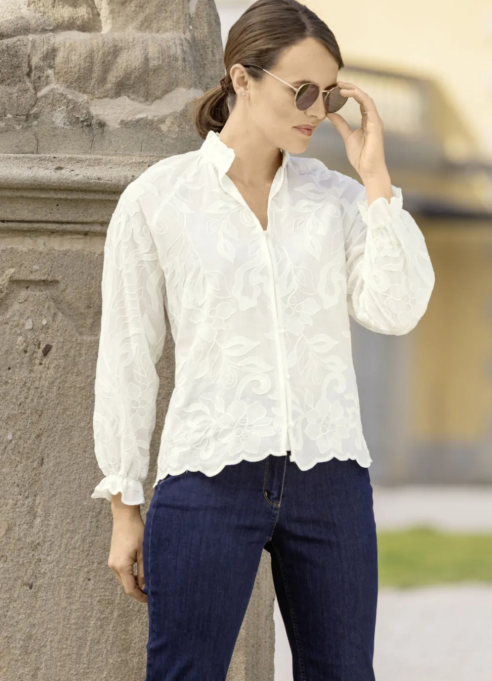 Bluse mit Rüschenzier