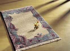 Brücken und Teppiche im Nepal-Stil