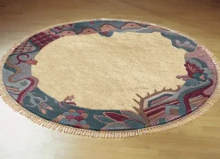 Brücken und Teppiche im Nepal-Stil