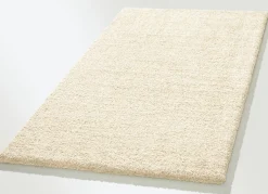 Brücken und Teppiche mit rutschhemmender Latex-Rückseite