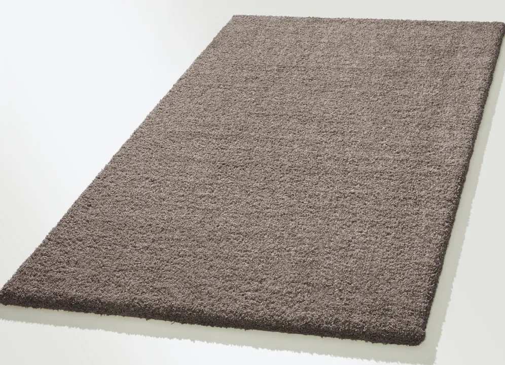 Brücken und Teppiche mit rutschhemmender Latex-Rückseite