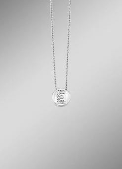 Buchstaben-Anhänger mit Ankerkette