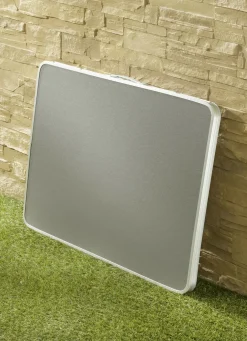 Campingtisch mit 2 Ablagen