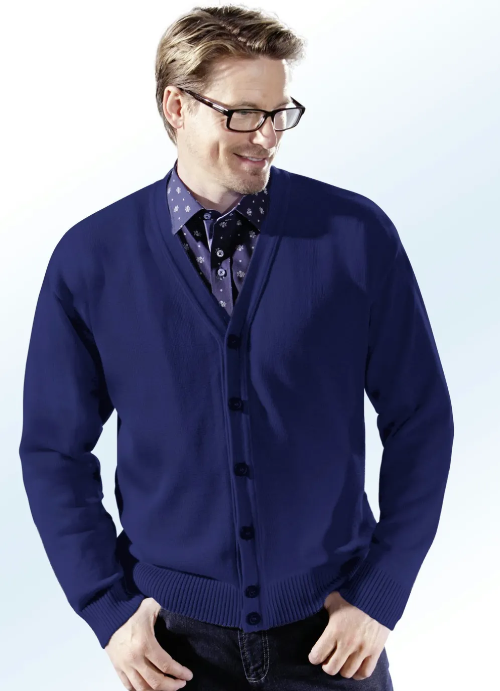 Cardigan mit durchgehender Knopfleiste in 5 Farben