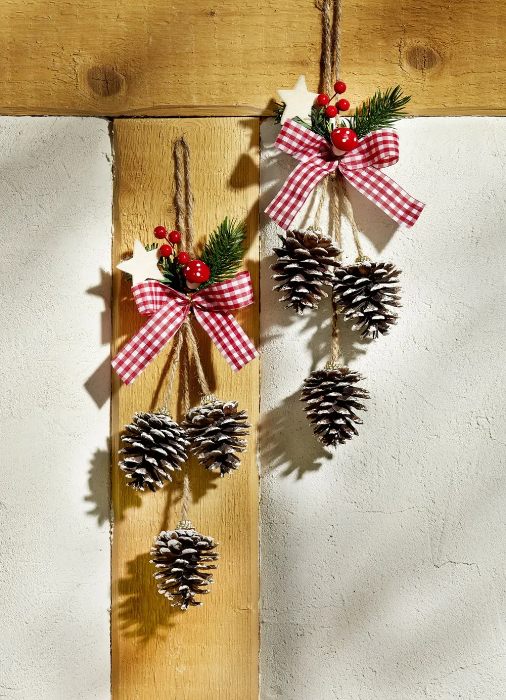 Deko-Hänger mit Naturzapfen, 2er-Set