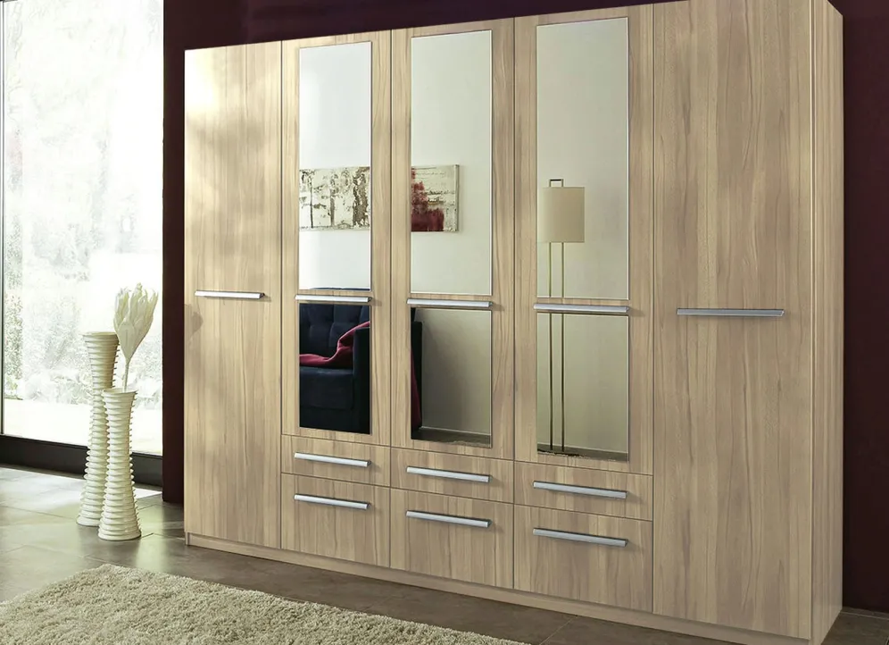 Drehtürenschränke mit kunststoffbeschichteter Oberfläche