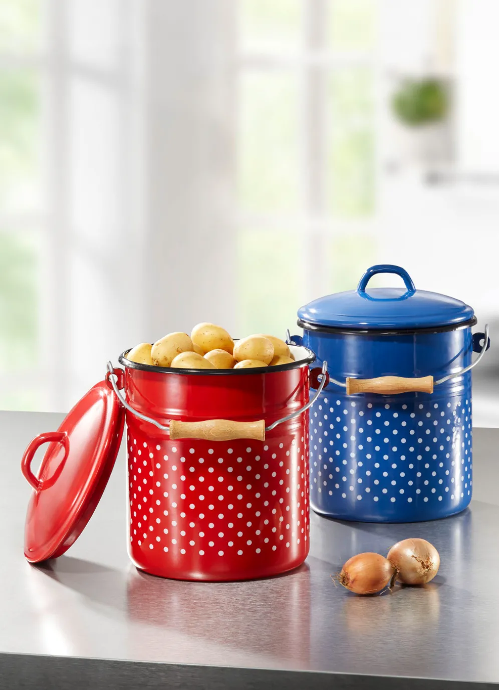 Eimer aus hochwertiger Emaille