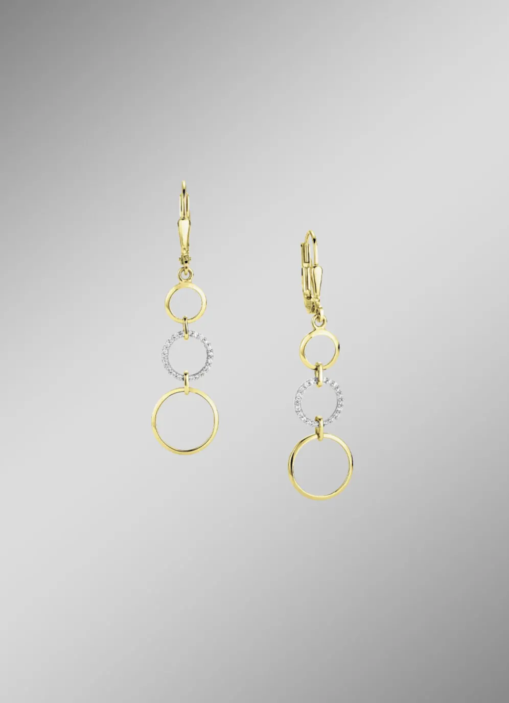 Elegante Kreationen: Ohrringe mit synth. Zirkonia