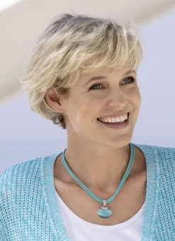 Eleganz in drei Reihen: Die perfekte Halskette für jeden Anlass