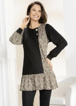 Extravagante Tunika mit Zierknöpfen