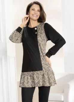 Extravagante Tunika mit Zierknöpfen