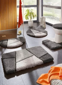 Farbenfrohe Badgarnitur mit rutschhemmender Rückseite