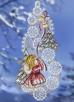 Fensterbild aus echter Plauener Spitze